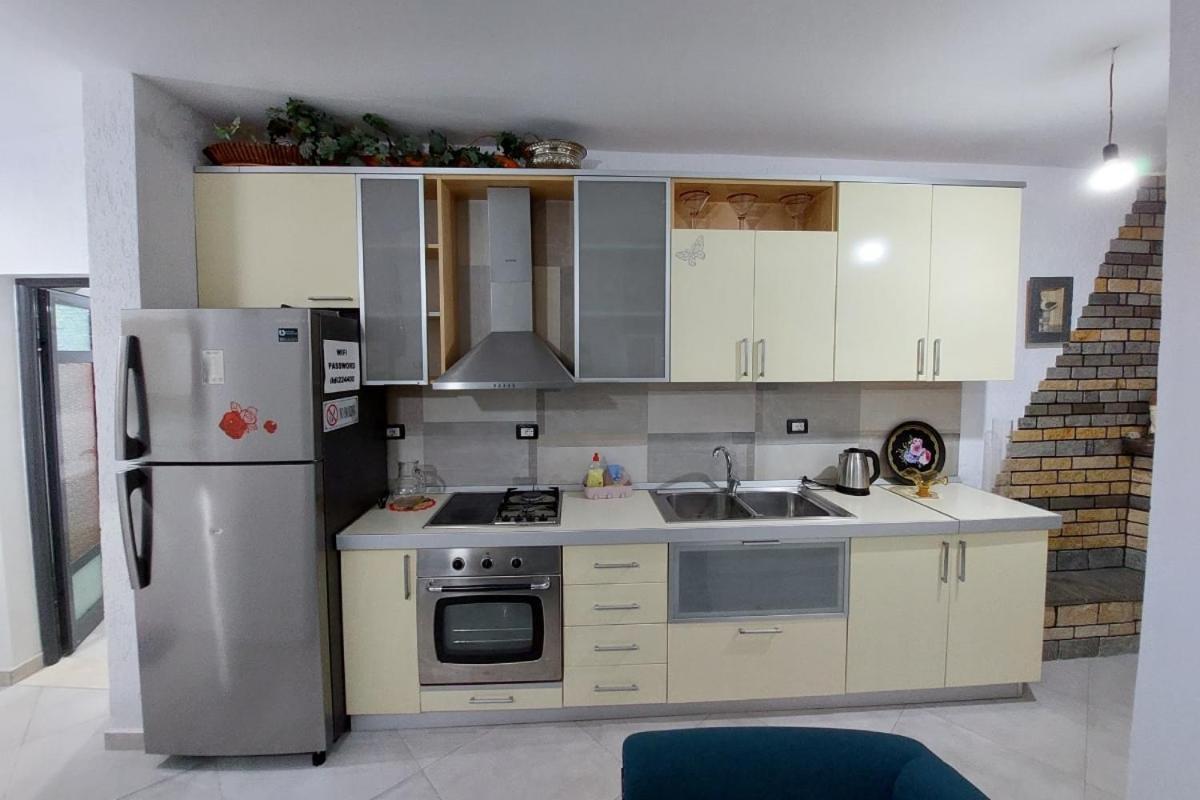 Villa Heljos Apartaments Vlore Bagian luar foto
