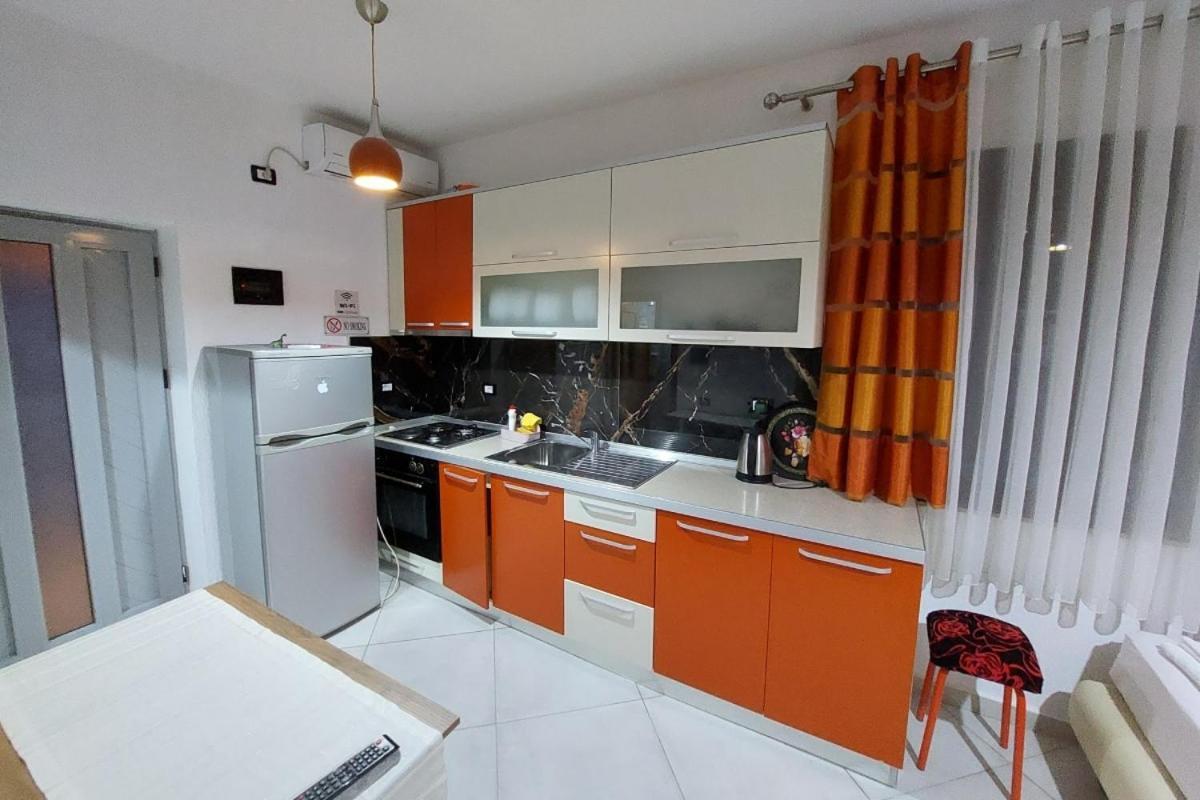 Villa Heljos Apartaments Vlore Bagian luar foto