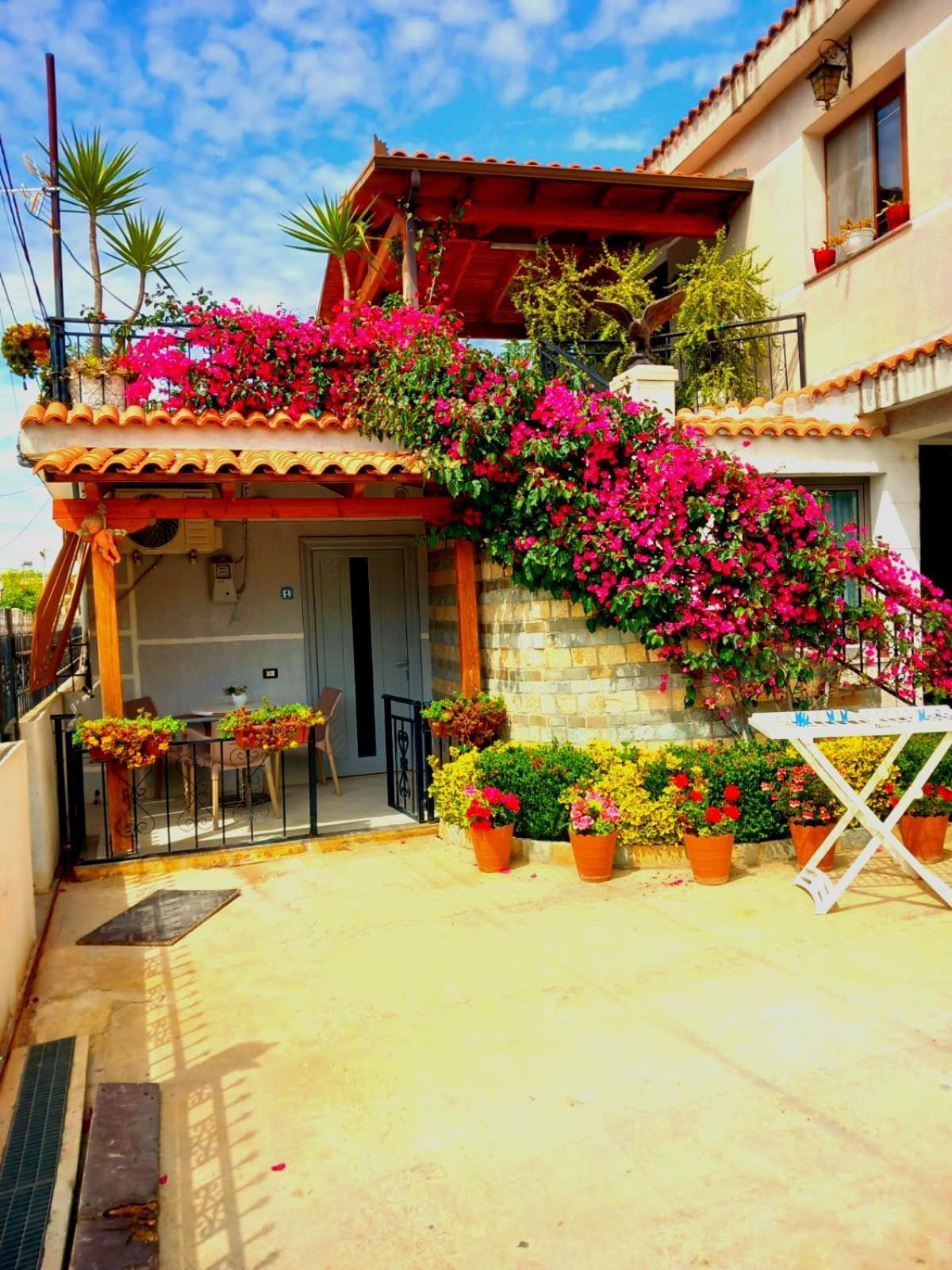 Villa Heljos Apartaments Vlore Bagian luar foto