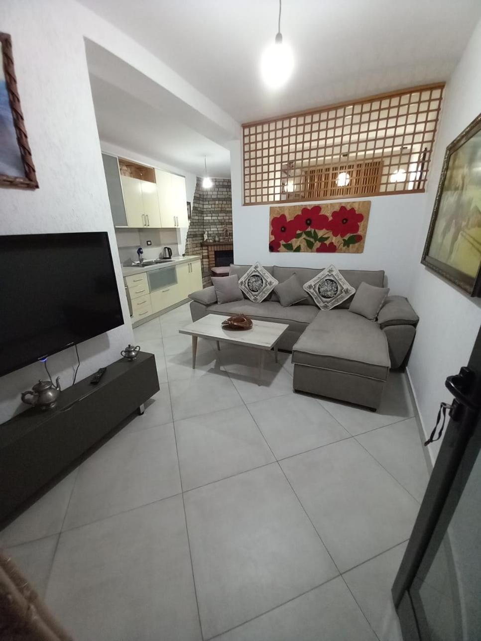 Villa Heljos Apartaments Vlore Bagian luar foto
