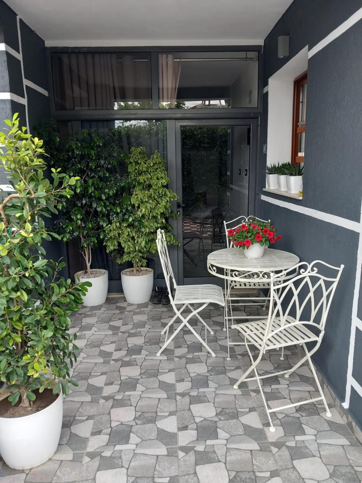 Villa Heljos Apartaments Vlore Bagian luar foto